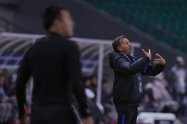 开云官网-深足无缘前4亚冠梦碎 卡洛斯失落：我们不比对手差