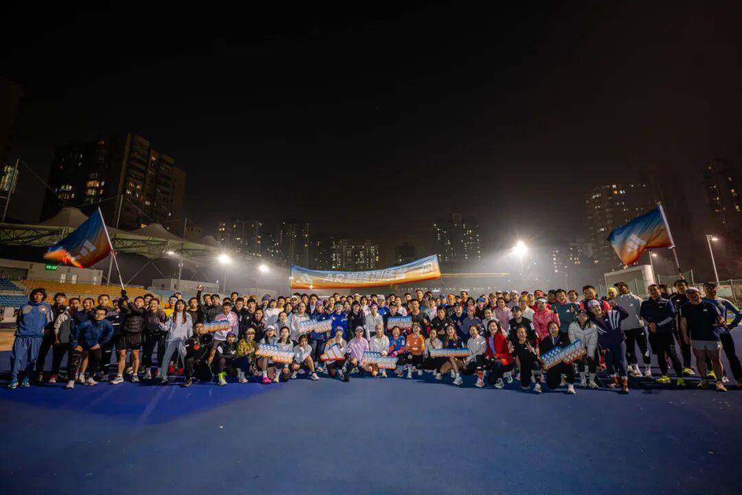 开云APP-平凡集结，向光起跑｜百练成金，逐金小队的半马启航记